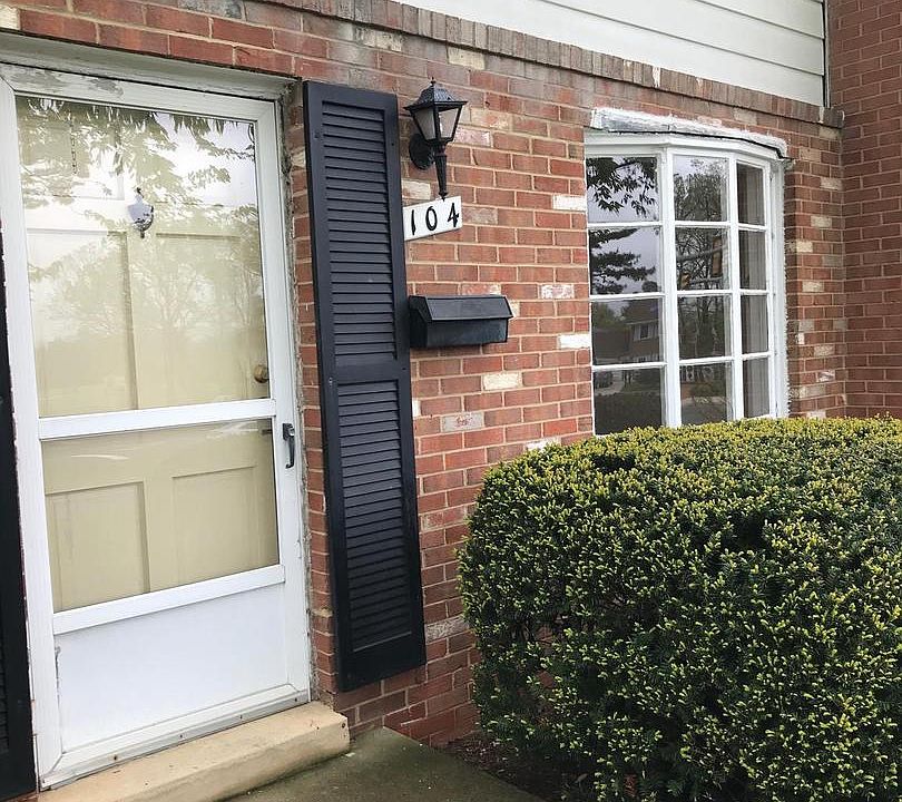 1st image of 104 N Sterling Blvd