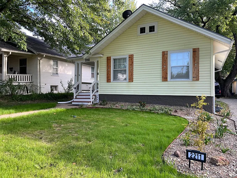 2211 SW Kenilworth Ct — Photo 10