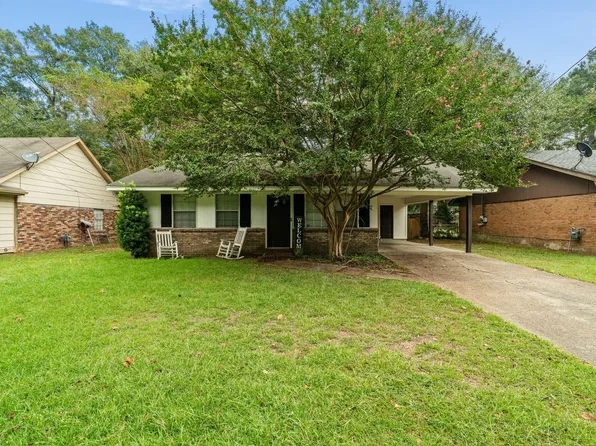 201 Fox Run Dr, Hattiesburg, MS 39402