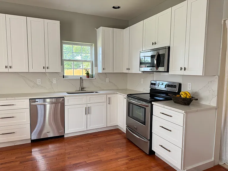 35 Lois Ln — Photo 12