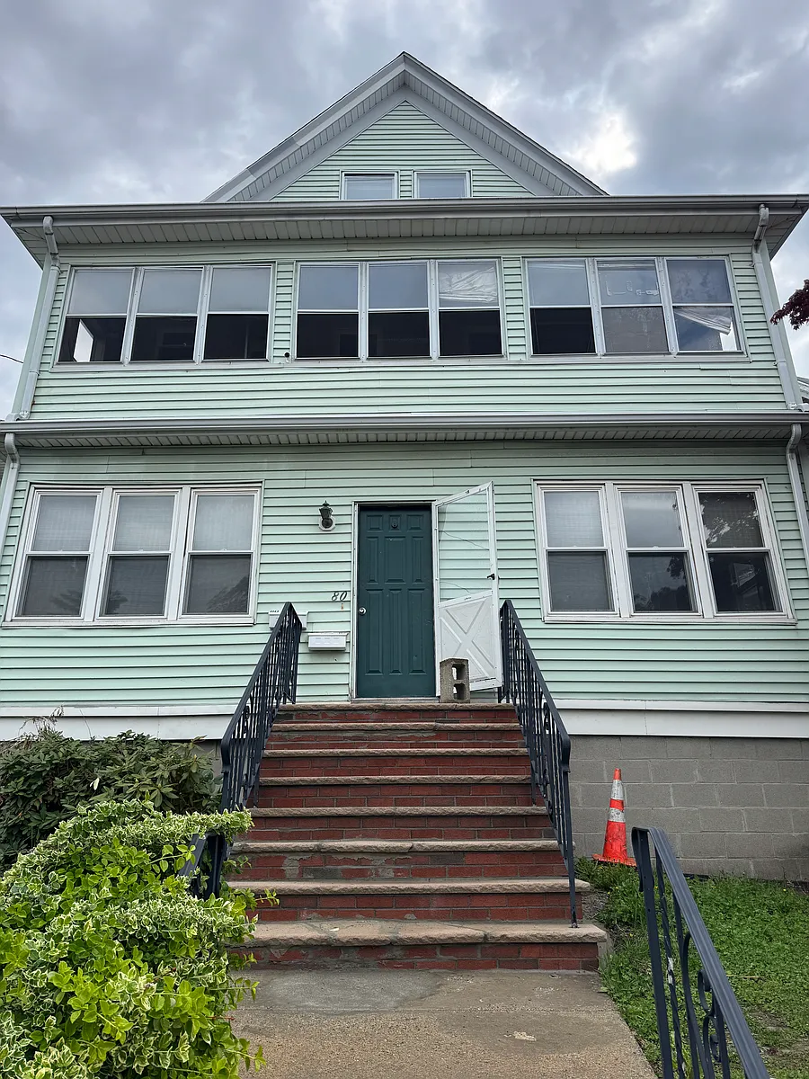 Front door - 82 Wellington Rd #2