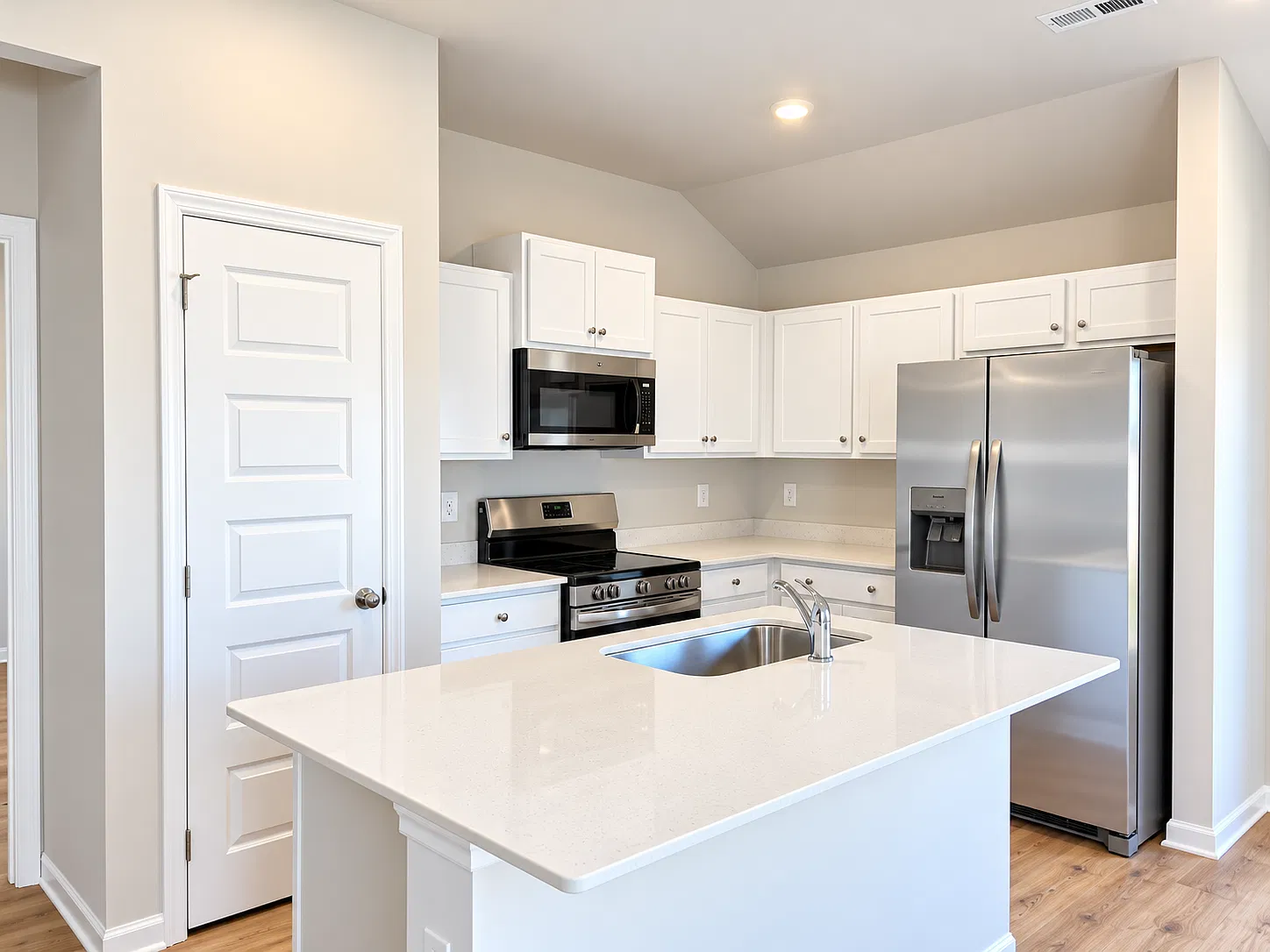 3 bed, 1248 sqft, $1,450 — Photo 2