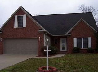 12105 Rosshire Dr, Evansville, IN 47725