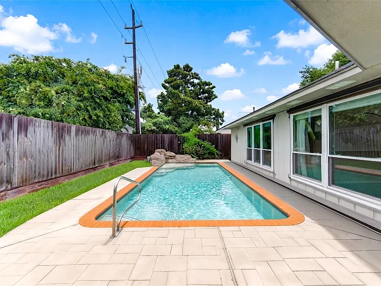 7023 Brockington Dr — Photo 35