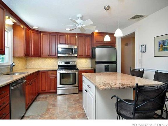 OUTSTANDING NEWER KITCHEN!