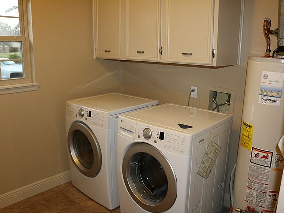 5th image of 102 Dahlia St