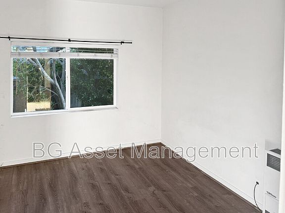 5th image of 859 California Blvd #B