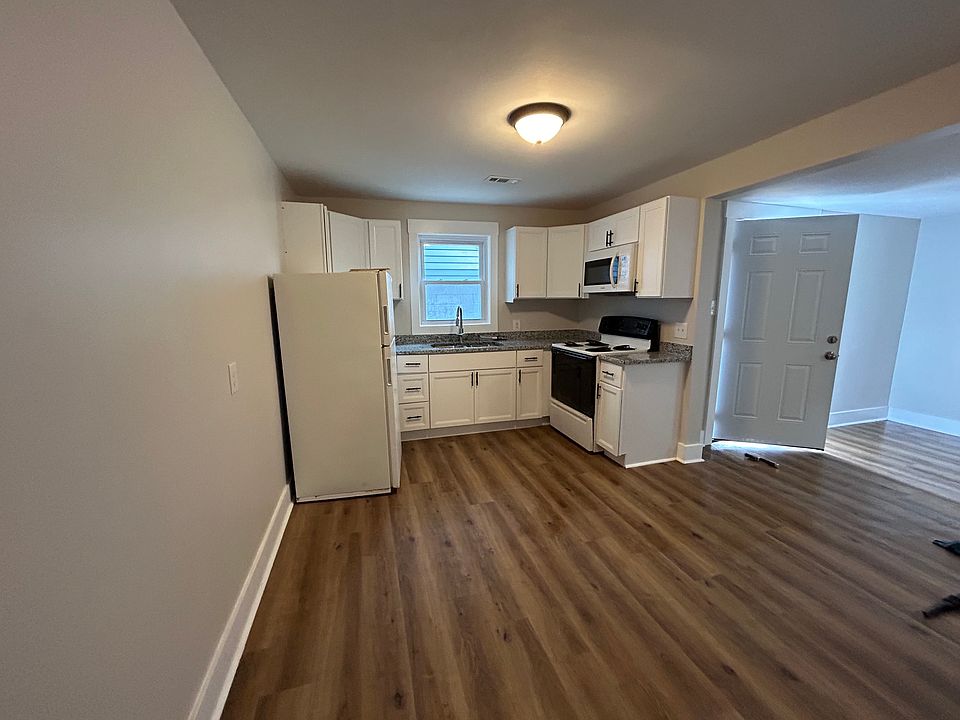 1st image of 512 2nd Ave N #512