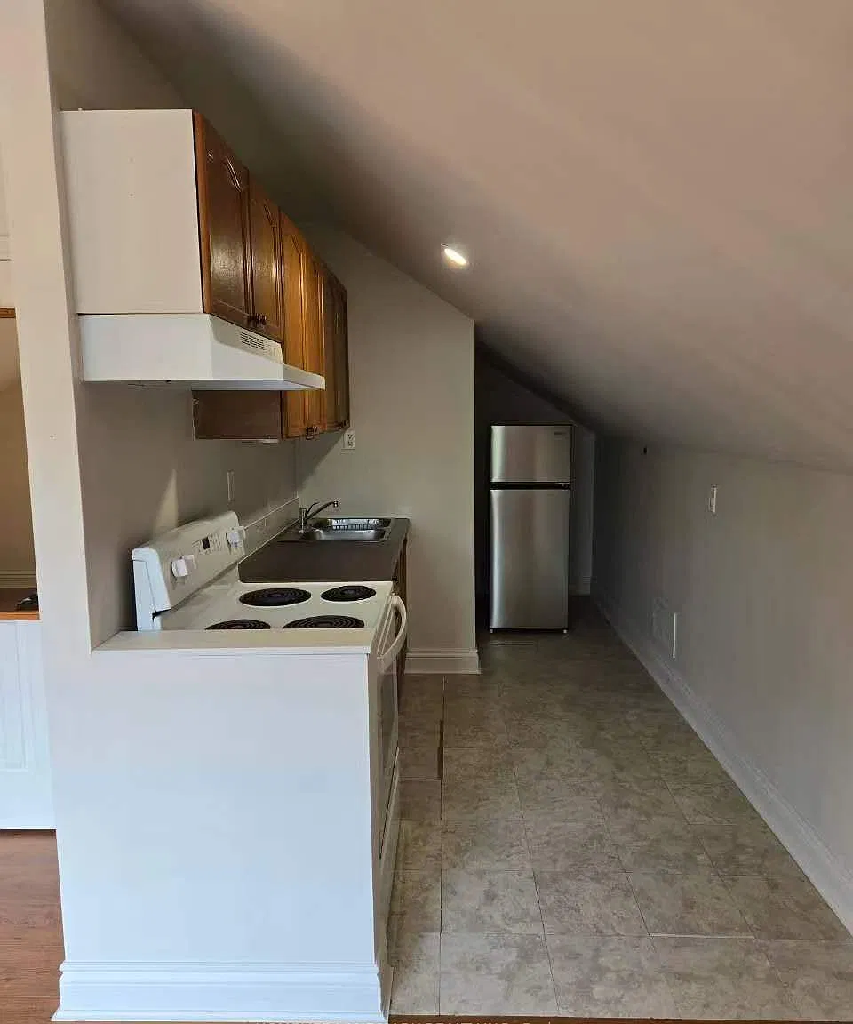 Studio, $1,300 — Photo 4