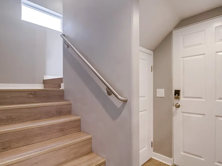 735 Whiting Ct — Photo 4