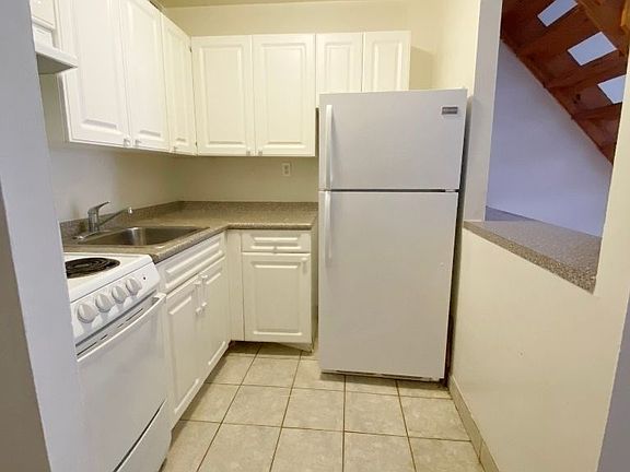 3rd image of 315 E 91st St #M5