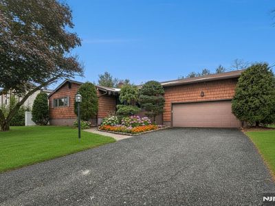 44 Lynn Dr, Englewood Cliffs, NJ, 07632