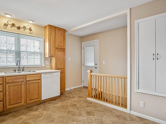 3rd image of 516 Bollman Ave