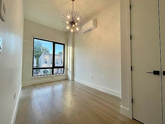 5th image of 890 Rogers Ave #202
