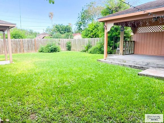 4th image of 42 Wood Hollow Dr