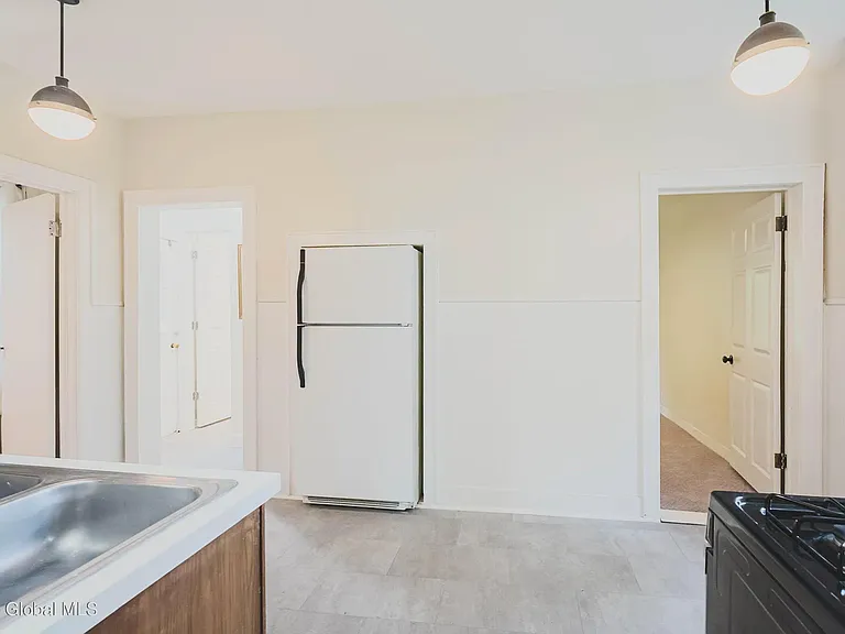 50 Phillips Rd #B — Photo 5