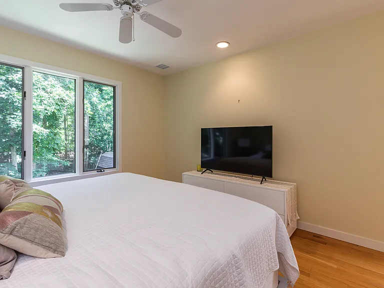 28 Pepperidge Ln — Photo 16
