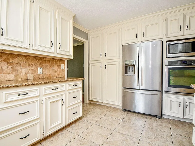 1015 Kanah Ln — Photo 11
