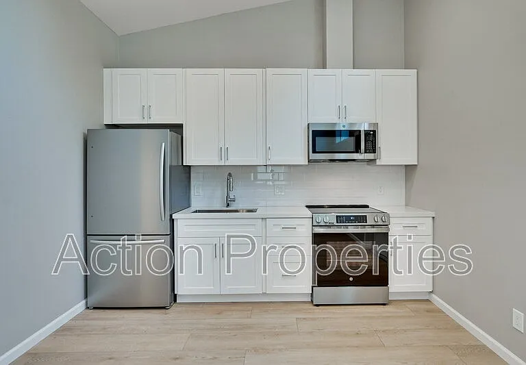 368 Camille Ct — Photo 8
