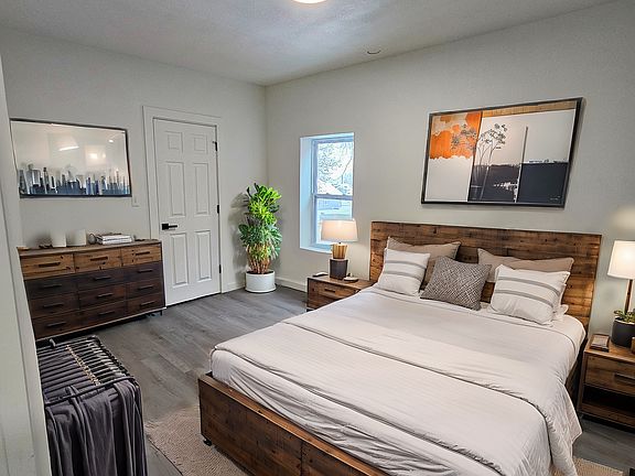 3rd image of 309-311 Maple St #6