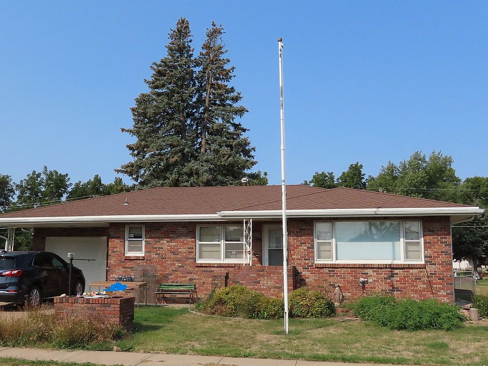 1st image of 327 N 1st St