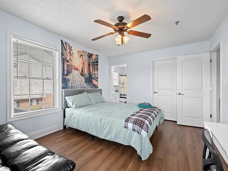 100 Capstone Dr — Photo 22