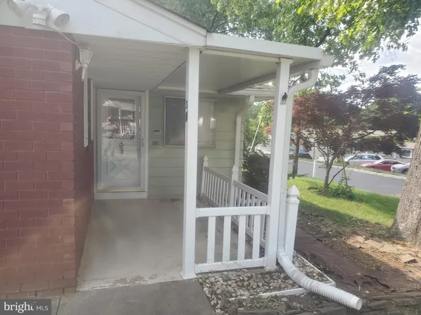 3 Cardinal Pl #D, Barnegat, NJ 08005