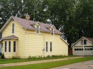 712 Maiden Ln, Shawano, WI 54166