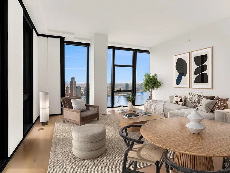626 1st Ave #W22B — Photo 4