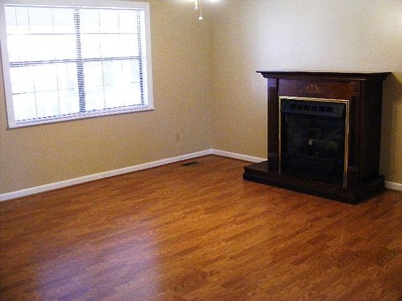 3rd image of 241 Ashlin Meadow Ln NE