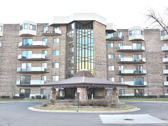 3rd image of 1275 Baldwin Ln #604