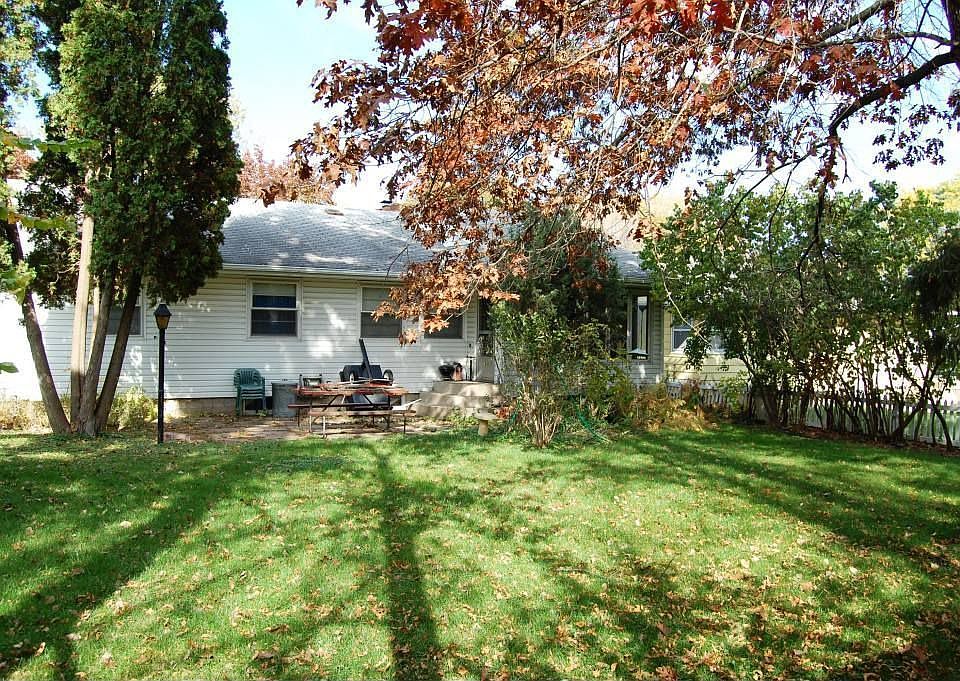 1st image of 1816 39th Ave NE