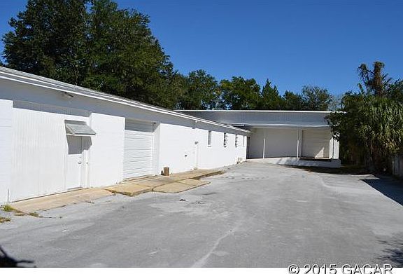 4th image of 2413 NE 19th Dr