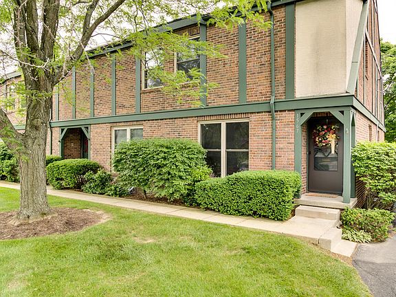 2nd image of 1567 Sandringham Ct