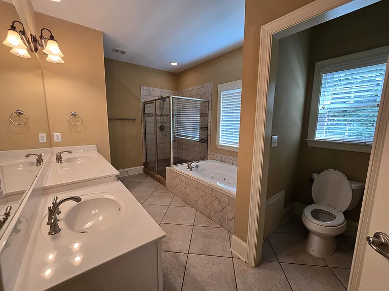 Master Bedroom Bathroom