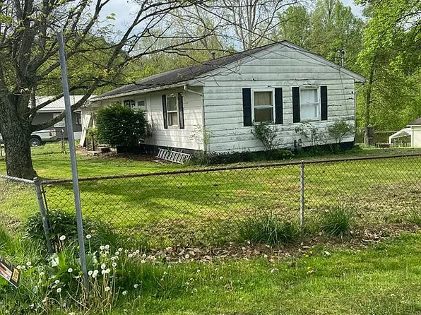 1131 Cedar St, Clarksburg, WV 26301