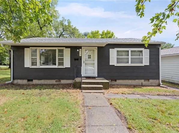 613 N Ohio St, Iola, KS 66749