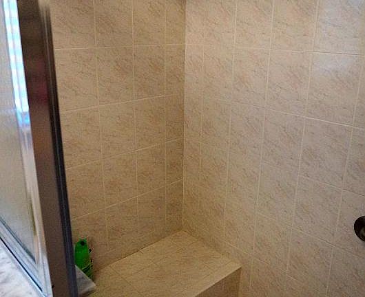 Walk in Shower - Note Seat