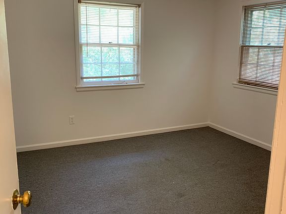 4th image of 108 Pine St #1
