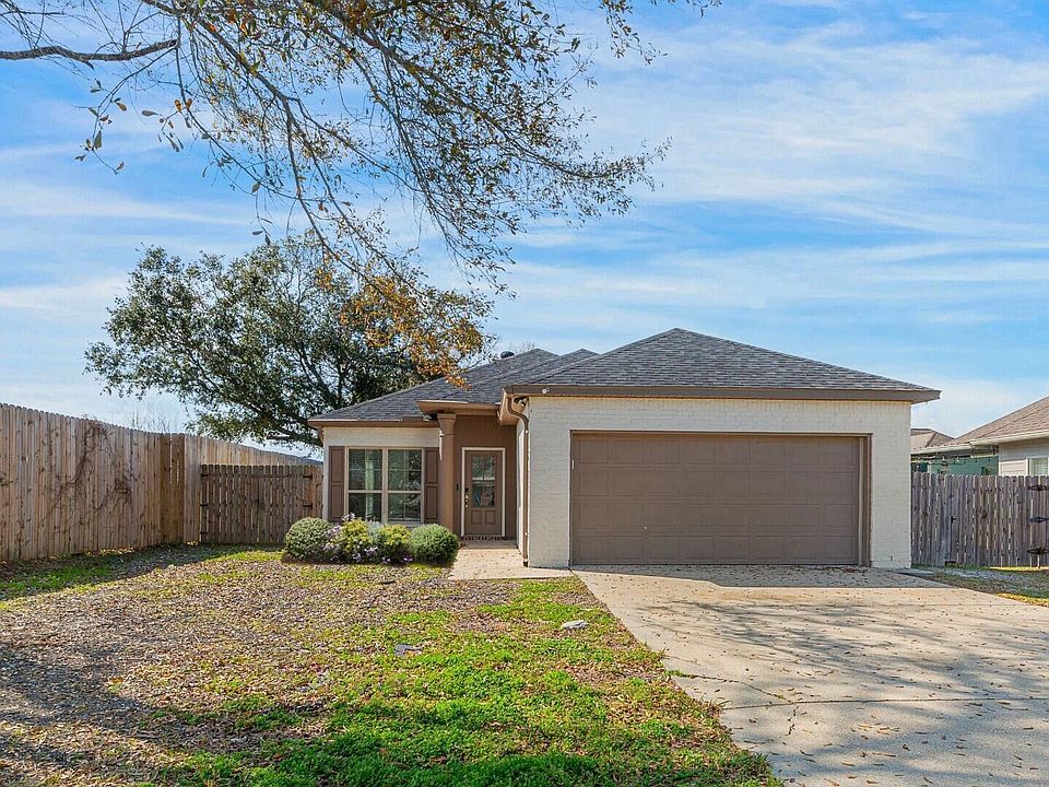 1st image of 208 Picasso Dr