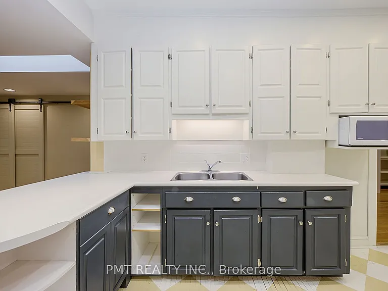 47 Herbert Ave — Photo 16