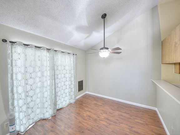 3rd image of 190 Sunwood Meadows Pl