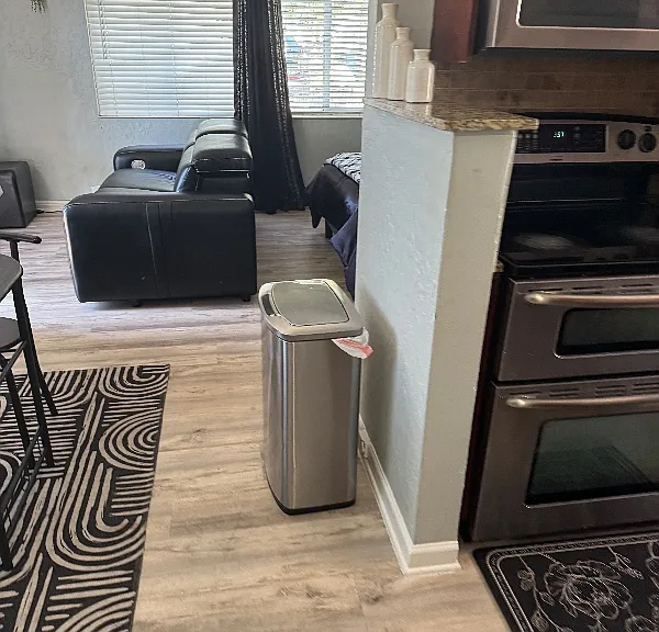 420 SE 9th Ct — Photo 5