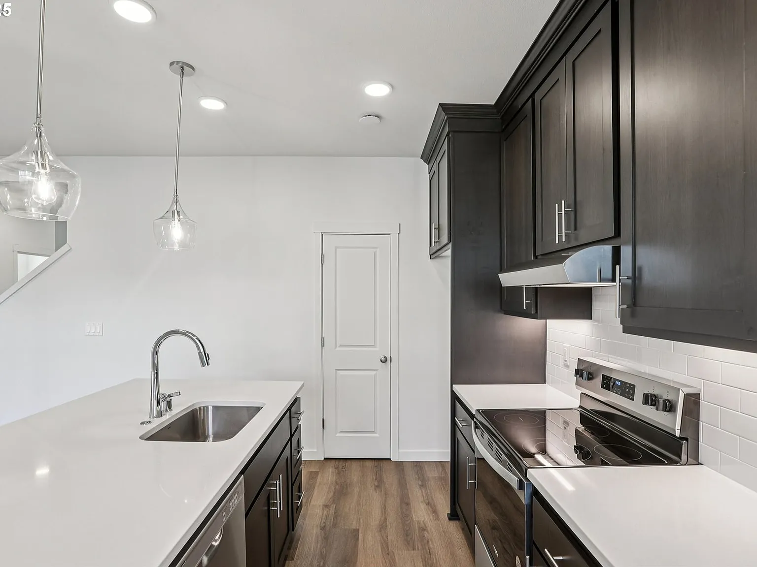 3 bed, 2.5 bath, 1585 sqft, $2,550 — Photo 4