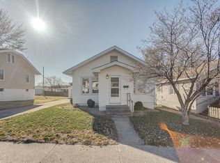 131 W 4th St, Roxana, IL 62084