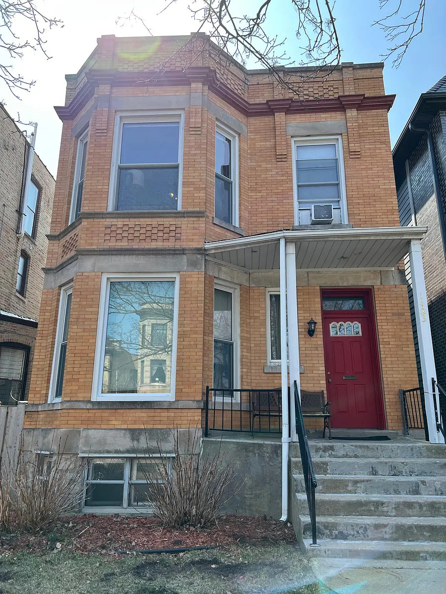 Building Photo - 1423 W Belle Plaine Ave #2