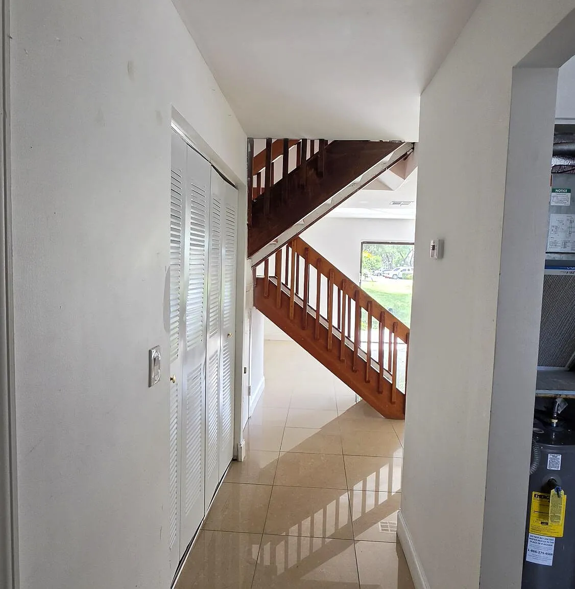 2 bed, 2.5 bath, 1300 sqft, $2,100 — Photo 3