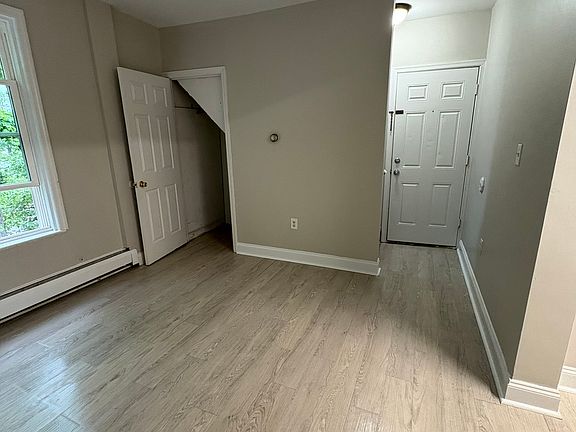 3rd image of 7 Circle Dr #4
