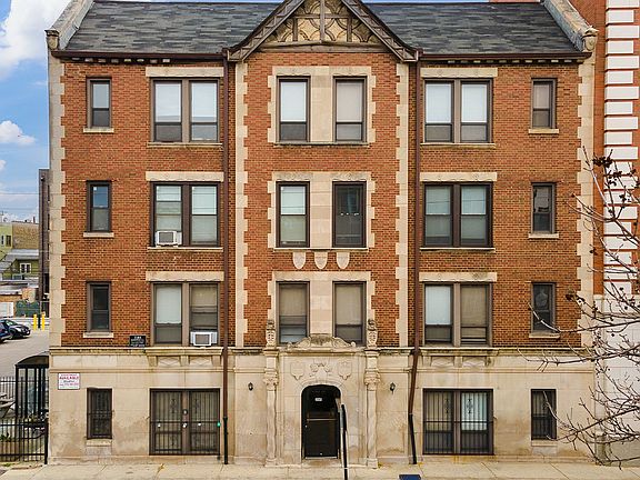 5th image of 3345 N Marshfield Ave #27