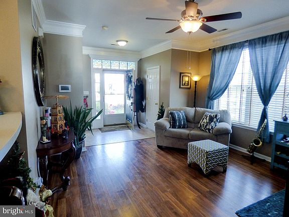 4th image of 147 Gillespie Ave